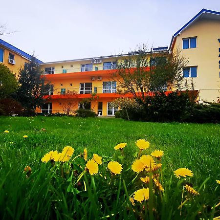 Vila Oranj Hotel Костинещи Екстериор снимка