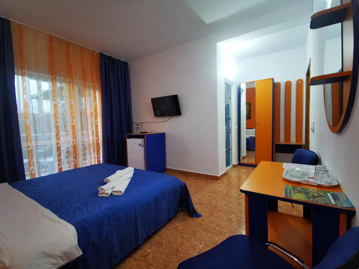 Vila Oranj Hotel Костинещи Екстериор снимка
