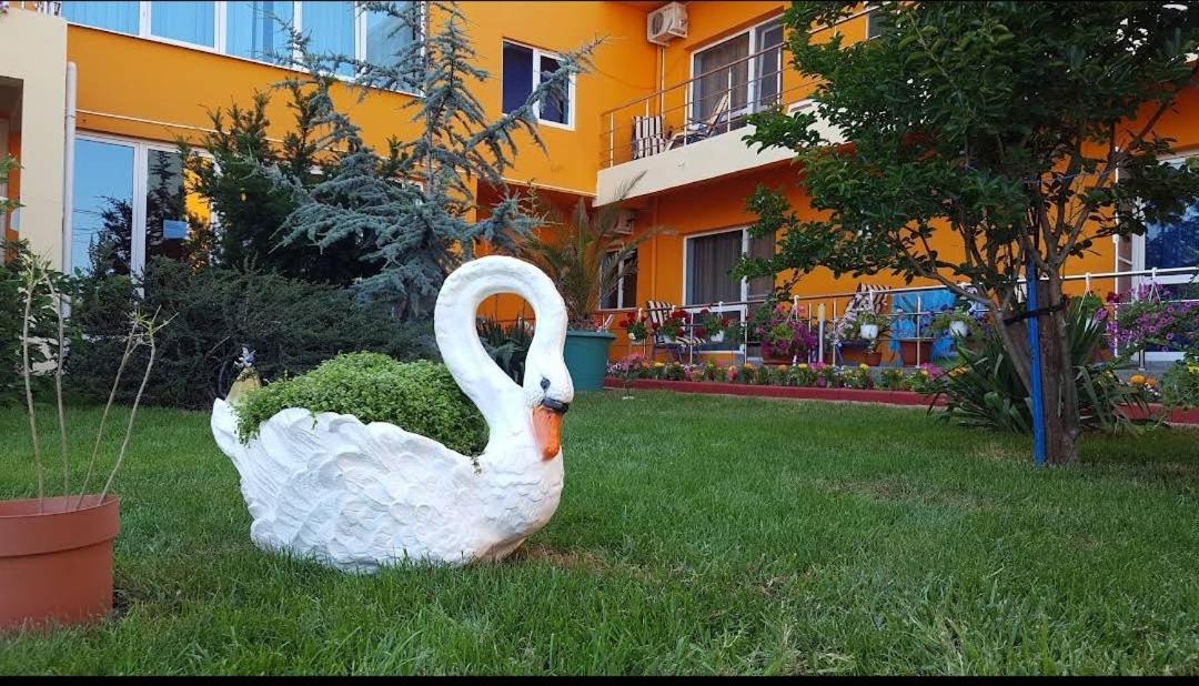 Vila Oranj Hotel Костинещи Екстериор снимка